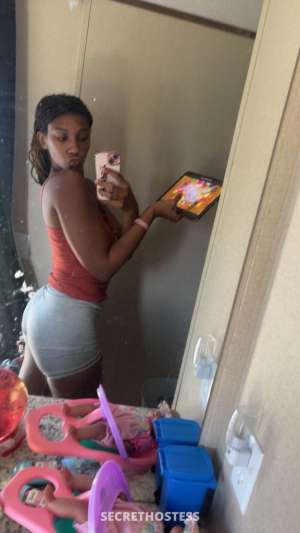 20Yrs Old Escort Image - 1