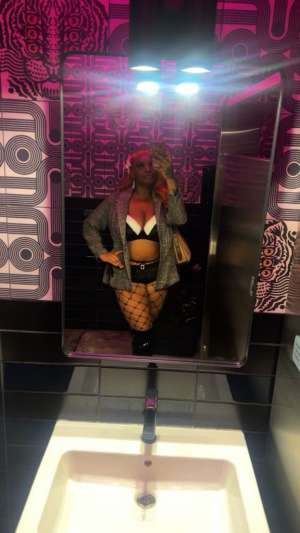 22 year old Escort in Louisville KY carplay deals message me
