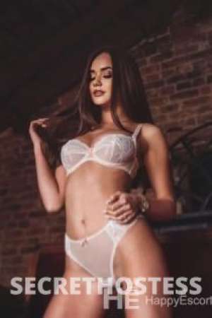 28 year old European Escort in Roma Ronnie