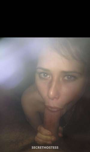 33 year old Caucasian Escort in Belleville HAPPY monday GFE BARE OFFERED car call or out calls only