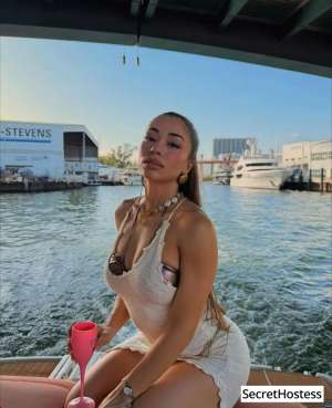 28 year old Escort in Cleveland OH Escort model Lucy Bronze, Cleveland