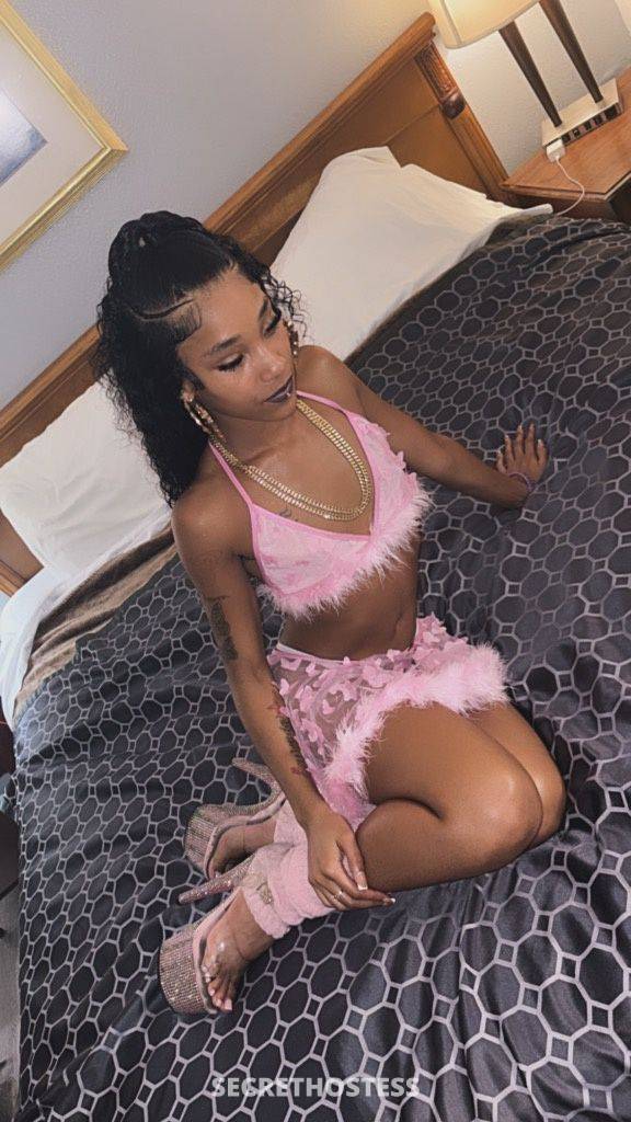 Amora 19Yrs Old Escort Image - 7