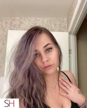 25 year old Caucasian Escort in Pembroke Availiable for incall outcall and online session ops