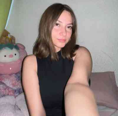 28 year old French Escort in Berlin City meeting