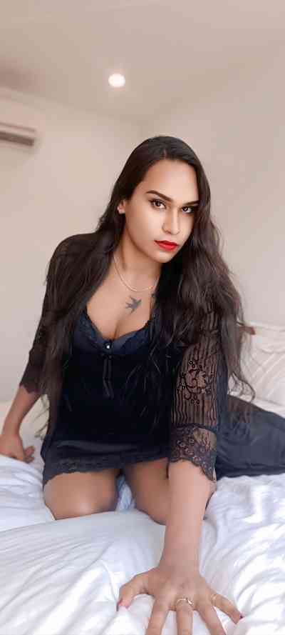 26 year old Asian Escort in Kolkata Shemale escort Shila bose