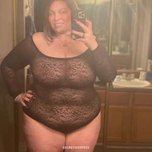 35 year old Escort in Los Angeles CA Beautiful and curvy milf looking for sexual pleasures