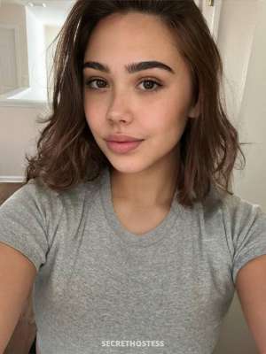 22 year old Hispanic Escort in Las Vegas NV 👅have a nice moment with me