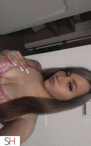 26 year old Caucasian Escort in Gatineau DERNIÈRE SOIRE EN VILLE française cochonne Incall only