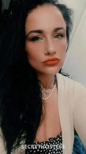 42 year old Australian Escort in Mackay Aussie with hourglass brunette and Busty 16FF, to Peach 