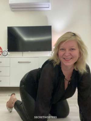 42 year old Escort in Casper WY Mature Hot Squirting blonde