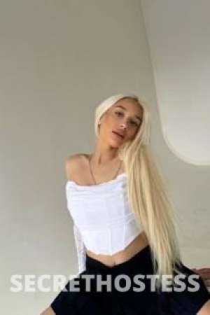 28 year old Escort in Roma Alenna