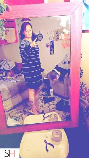 4 year old Escort in Winnipeg Available now