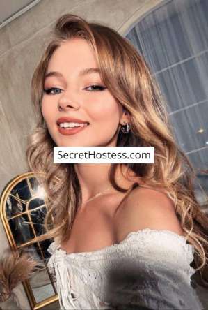 21 year old Caucasian Escort in Paris Barrett, Agency