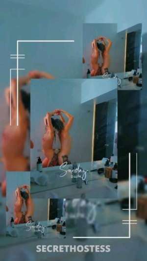 28 year old Escort in Gold Coast Surfers Paradise petite blond and brunette waiting to play