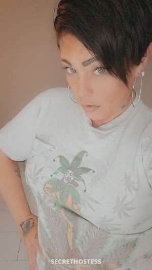 44Yrs Old Escort Image - 1