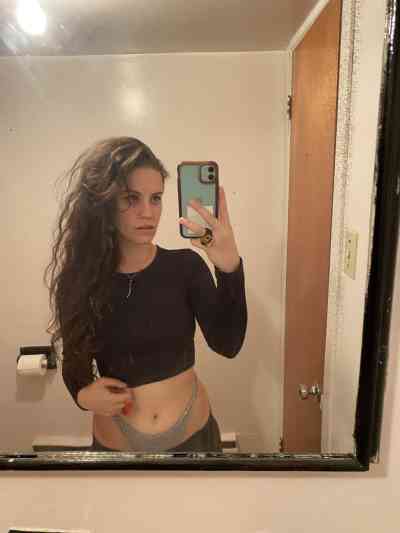 26 year old English Escort in Bailesti Escort and massage available now