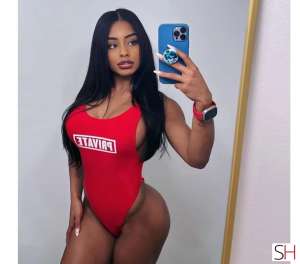25 year old Latino Escort in Birmingham .new in town bruna disponível 24h.Party girl✨., 