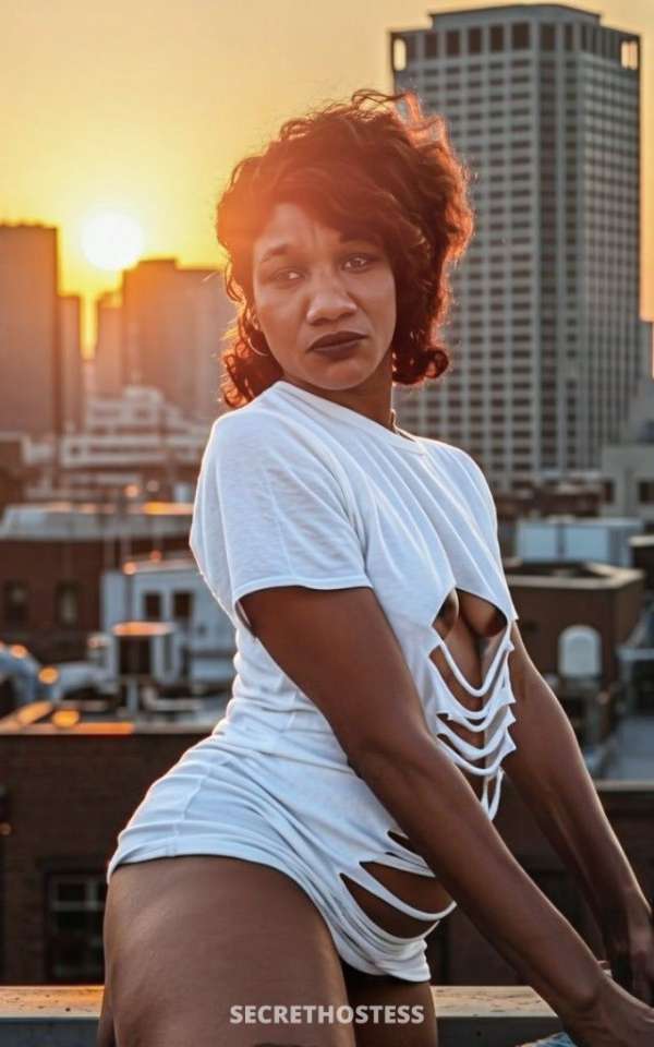 Apple'sAKAprettypussy 50Yrs Old Escort Image - 0