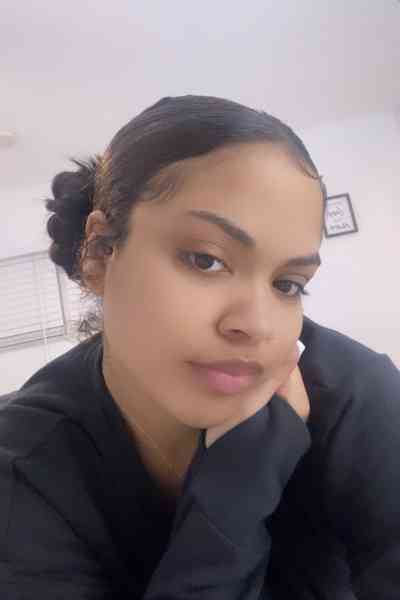 24 year old Escort in Sunbury Big Sexy I'm available. All types of exclusive services