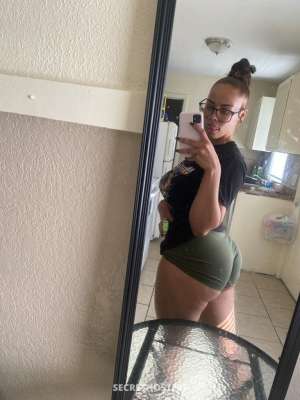 20 year old Escort in Wichita KS WET &amp; LOUND
