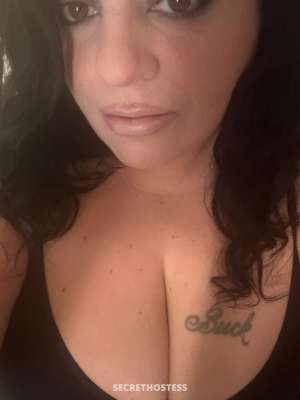 38 year old Escort in Philadelphia PA Busty Hott Babe