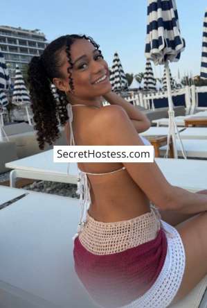 22 year old Latin Escort in Lorient Flora, Independent
