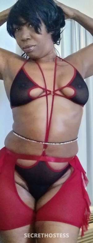 35 year old Escort in Charleston SC looking for fun get at me guys