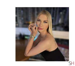 19 year old Latino Escort in Salford . Lua — Your gentle escape under the stars, Independent