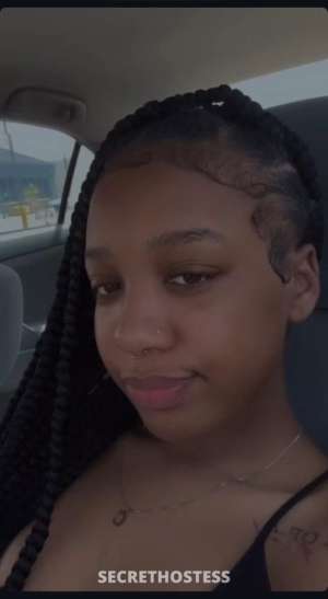 20 year old Escort in Klamath Falls OR 🙈My vagina is very hot come play with me as if it were a 