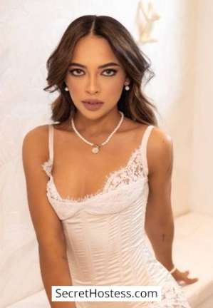 25 year old Italian Escort in London Lorenza, Bunnys Of London Agency