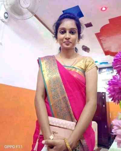 33 year old Indian Escort in Zürich District Indian Girls and Females for Sex in Switzerland