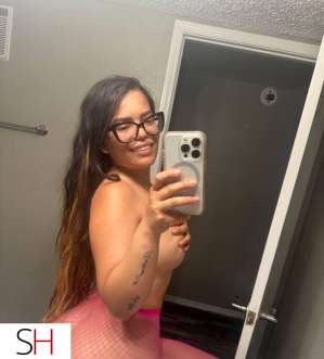 25 year old Caucasian Escort in Laval ptite cochone full service tu veux tamuser