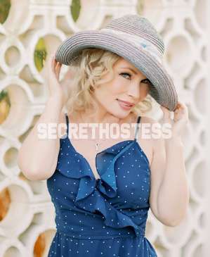52 year old Caucasian Escort in Chicago IL Becca, One Lovely Lady