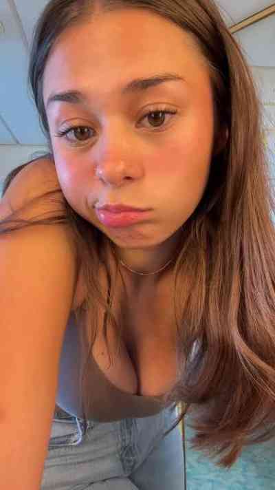 26 year old Escort in Brentwood CA Are you stressed and need some hot reliever? I’m a mature 