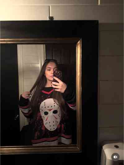 25 year old Escort in Burlington NC Hook up/ massage