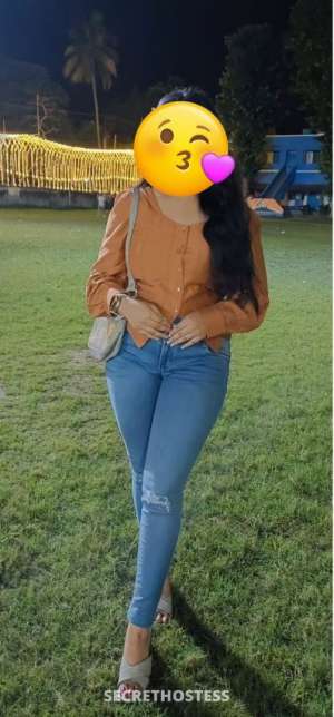22 year old Indian Escort in Hyderabad Pinky cam show and real meet ., escort