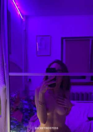 26 year old Caucasian Escort in Prince George AVAILABLE FOR INCALL/ OUTCALL/ONLINE (party favs) too