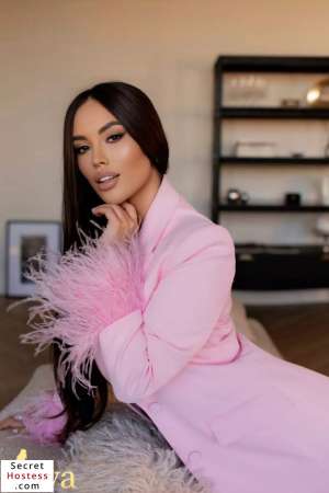 Asabi Escort London Image - 1