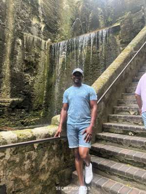 45 year old Escort in Port of Spain Blacktop, Male escort