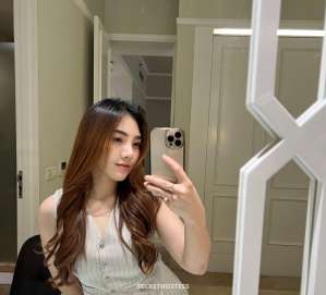 22 year old Asian Escort in Jakarta Caroline available now, escort