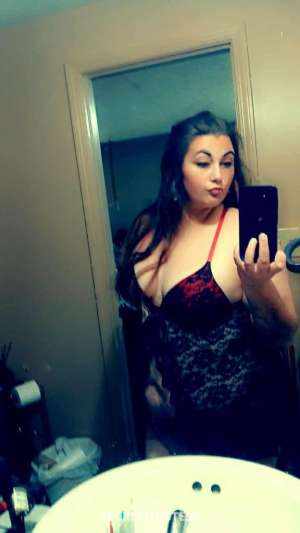 29 year old Escort in Louisville KY Bbbj specials come play w me 💦👅incalls only