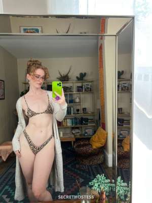 25 year old Escort in Comox Valley I am looking for a good and honest man to explore so much 