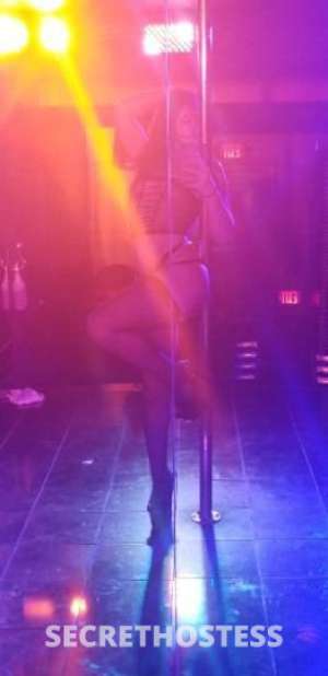 28 year old Italian Escort in Boston MA looking for a good time hit my line