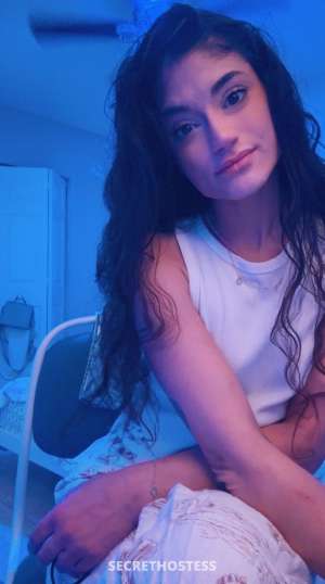 32 year old Escort in West Palm Beach FL Flirty, Feminine, and Fully Attentive