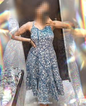 37 year old Asian Escort in Pune Independent Mature Corporate Girl, escort