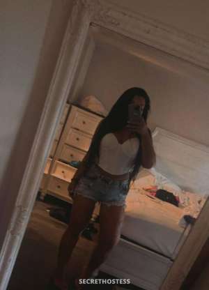 28 year old Caucasian Escort in Grande Prairie Cum princess