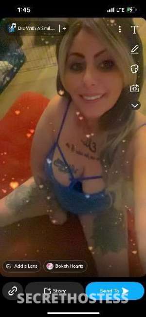 38 year old Escort in Taking calls