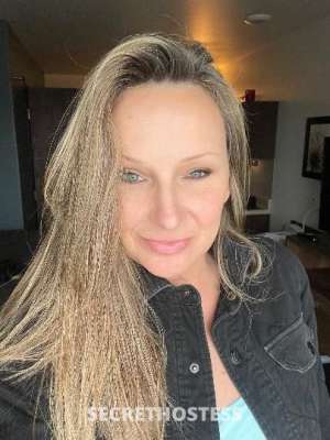 52 year old American Escort in Chicago IL Wed-early morning incall today-notext no text---for reviews-