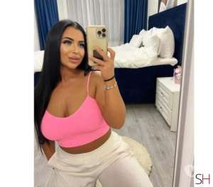 24 year old Latino Escort in Cheshire West and Chester .FULL BODY MASSAGE .BY IRIS, Independent