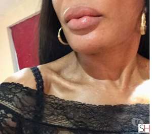 39 year old English Escort in Winchester Beautiful Black Escort Masseuse In Winchester Southgate St, 